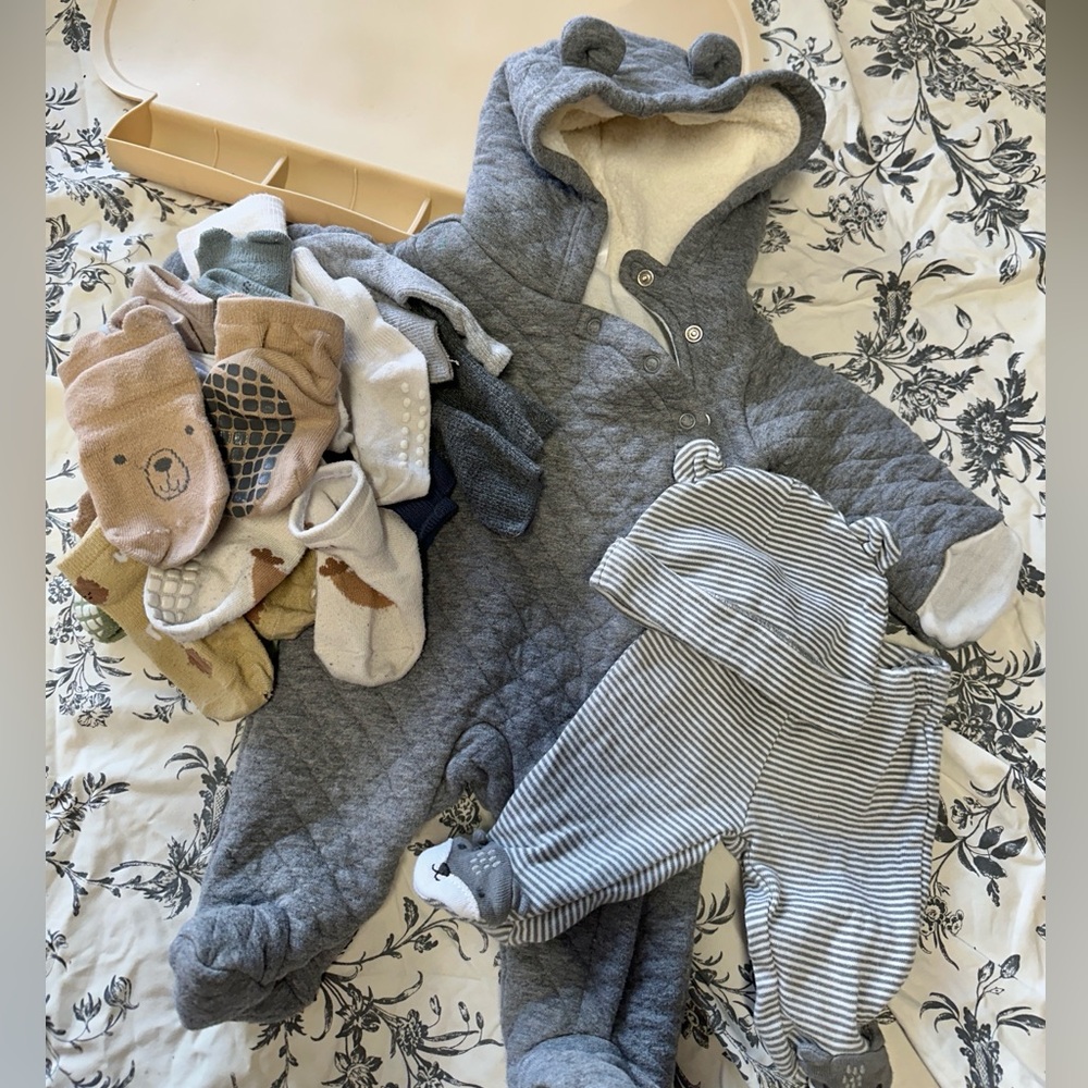 Bundle set: Carter's Quilted Gray Bear-Ear Footed One-Piece and lot of socks